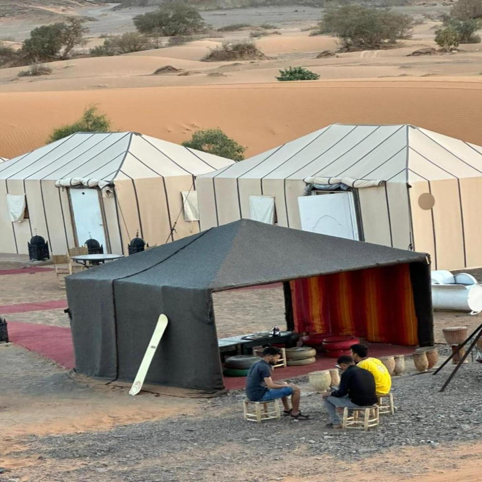 Erg Chebbi Romantic Desert Camp メルズーガ エクステリア 写真