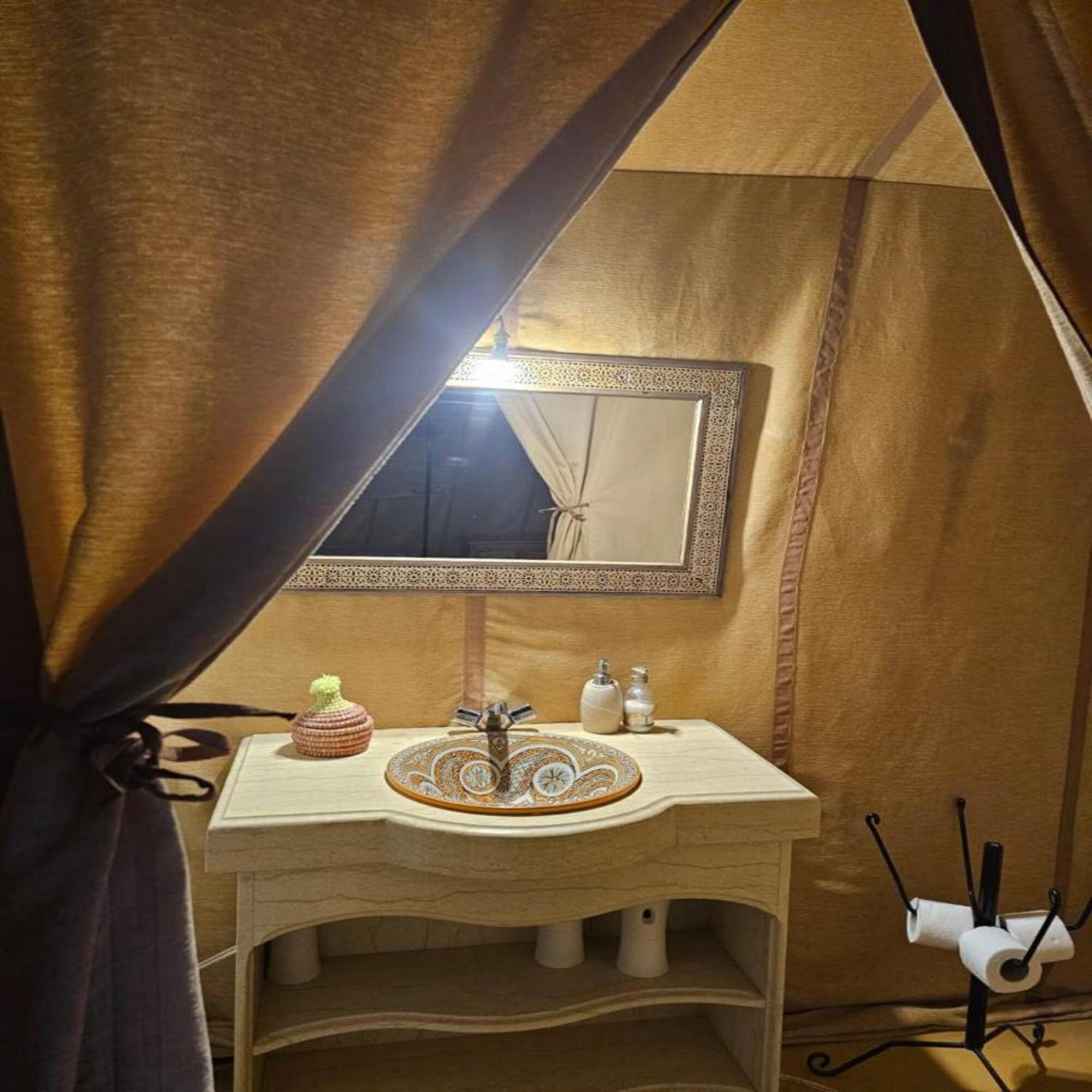 Erg Chebbi Romantic Desert Camp メルズーガ エクステリア 写真