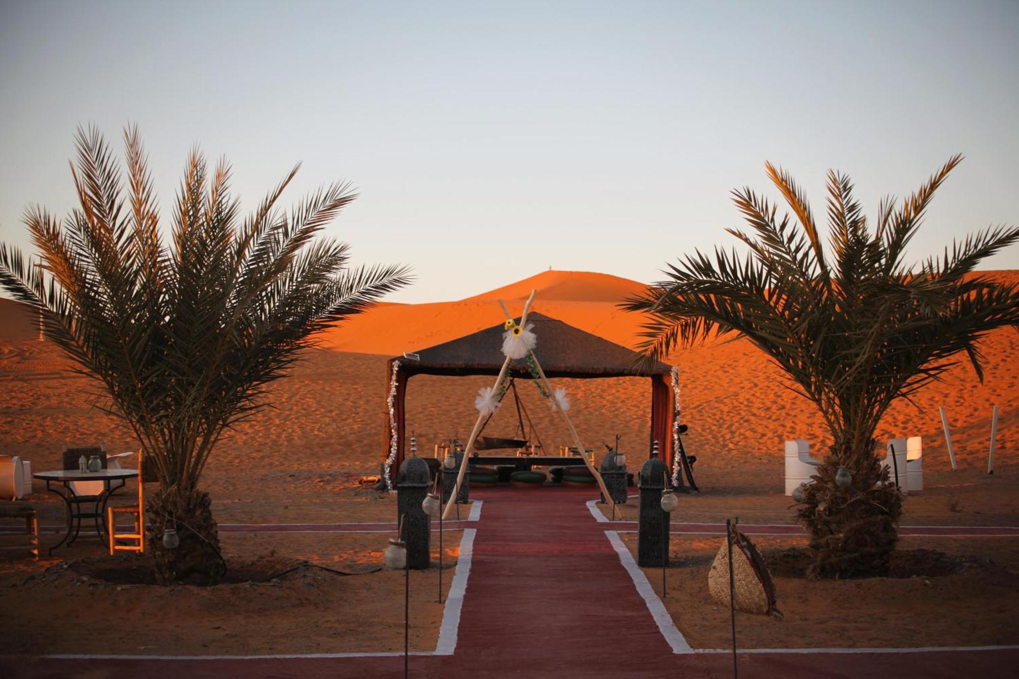 Erg Chebbi Romantic Desert Camp メルズーガ エクステリア 写真
